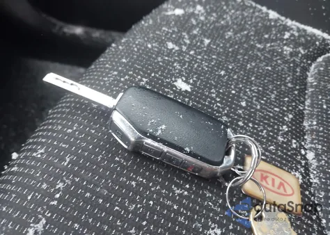 2021 Kia Forte Lxs z USA, uszkodzony, nr VIN 3KPF24AD0ME273725